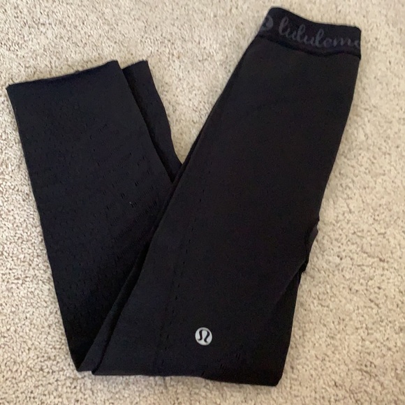 EUC Black Lululemon size 2 Rare Time Wrap Tights - Picture 7 of 8